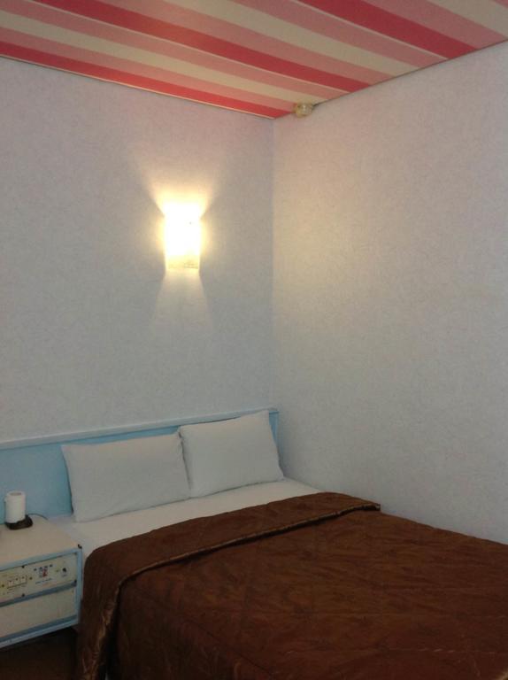 Reui Chung Hotel Гаосюн Номер фото
