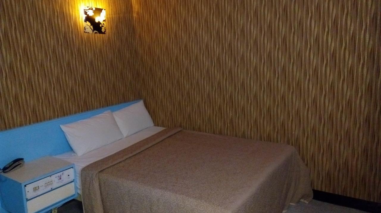 Reui Chung Hotel Гаосюн Экстерьер фото