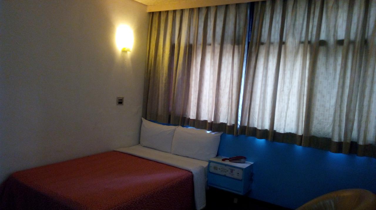 Reui Chung Hotel Гаосюн Экстерьер фото